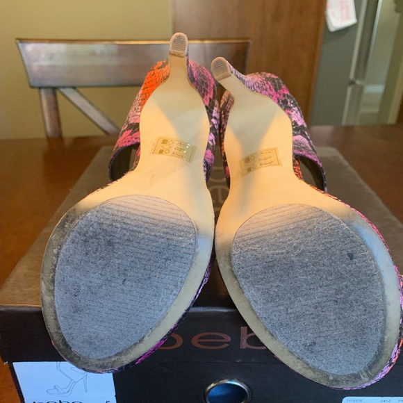 Bebe size 5 Heel - Picture 5 of 5
